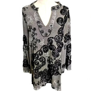 LAUREN MICHELLE Top 1X Gray Knit Black Metallic Embellishment Embroidered LS